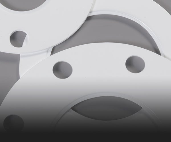 Pipe gaskets for diverse flange materials